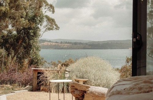 Great Bay House | The House On Bruny - 8 guests, centrally located, indoor fire, fire pit, coffee.