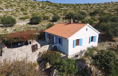 Island Dugi Otok House | The house on the island Sit is surrounded by beautiful nature