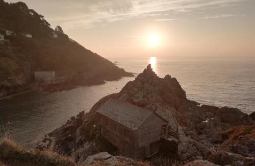 Polperro Bed & Breakfast | The House on the Props