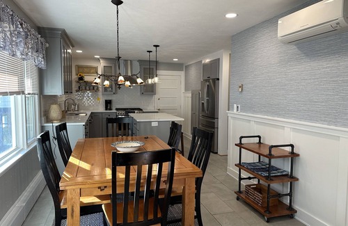 Niantic House | The House with the Blue Door - 3 Minutes from Downtown Niantic!