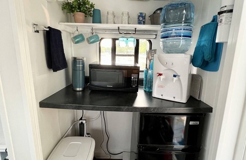 Antioch Boat Rental | The Houseboat @ The Cottages on Petite Lake