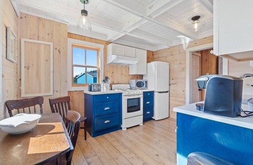 Terra Nova Cottage | The Howard House | Daniel’s Cove