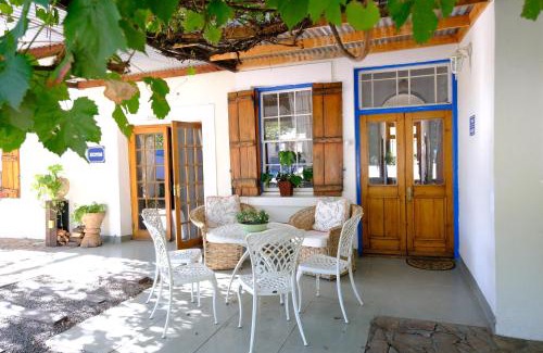 Victoria West House | The Hudson Guesthouse & Suites