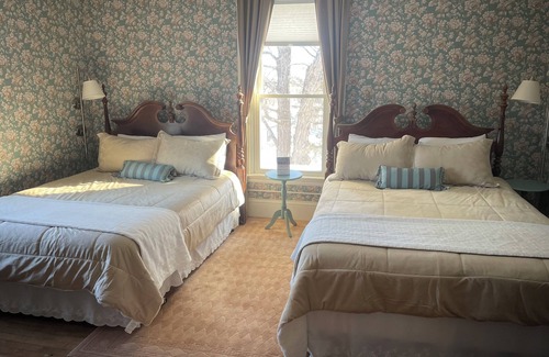 Guilford Bed & Breakfast | The Hudson Room - Two Queen Beds - The Guilford Bed & Breakfast