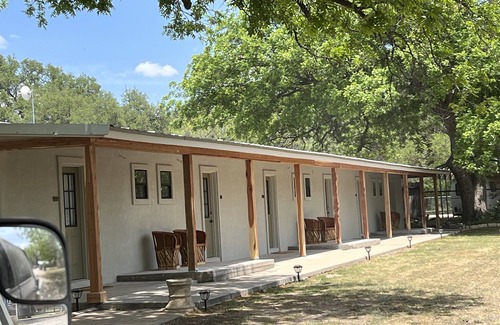 Christoval Hotel | The Huisache Room - The Ranch House Motel