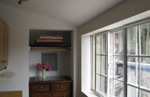 Ventura Cottage | The Hummingbird Cottage, Treehouse & Garden - Ocean & Mountain Views