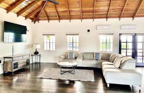 Dickenson Bay Villa | The Hummingbird Villa