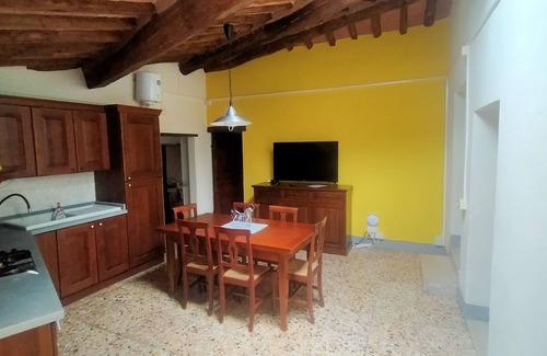 Castelfiorentino House | The hunter house is located in the grounds of the historic Villa Meleto estate.