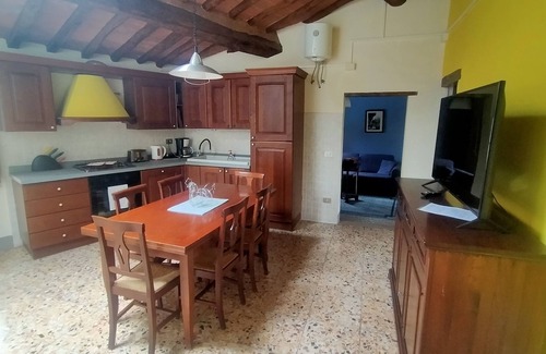 Castelfiorentino House | The hunter house is located in the grounds of the historic Villa Meleto estate.