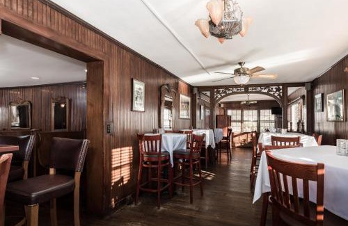 Egypt Lane Historic District Bed & Breakfast | The Huntting Inn