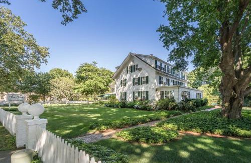 Egypt Lane Historic District Bed & Breakfast | The Huntting Inn