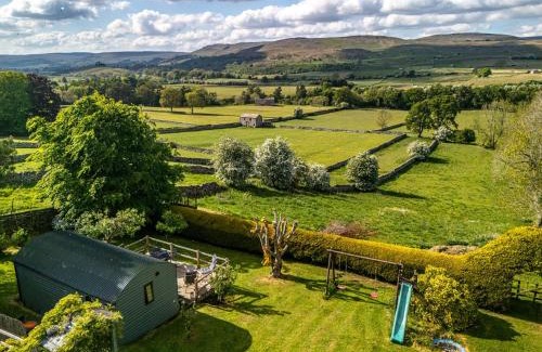 Aysgarth Apartment | The Hut in the Orchard @ Yorecroft