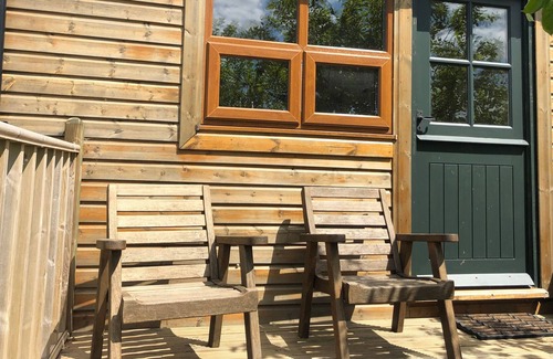 Shackerstone Cottage | THE HUT, pet friendly, character holiday cottage in Market Bosworth