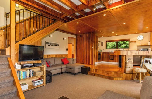 Ohakune House | The Hut Retreat - Ohakune Holiday Home