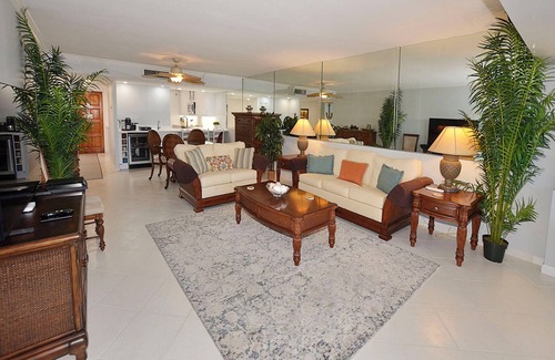 Stuart House | The Hutchinson House Hideaway