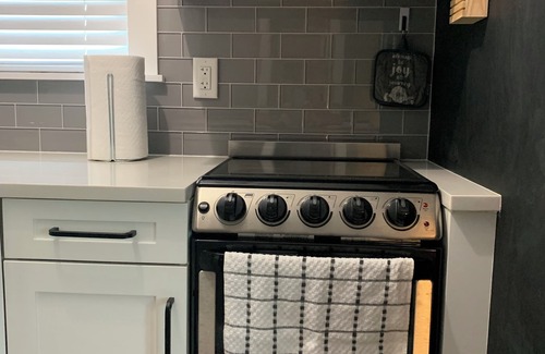 Hancock Apartment | The Hyde Park Hideaway - Centrally-Located, Cozy Guesthouse - Explore ATX!