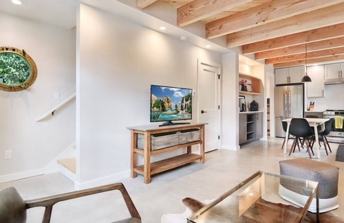 North College Park House | The Hygge Haven | Sleeps 4 | Convenient Location