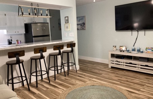 Holiday Beach Condo | The “I Never Want To Leave” Stay - Entire Condo