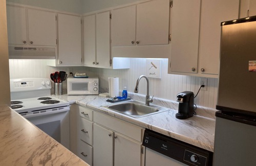Holiday Beach Condo | The “I Never Want To Leave” Stay - Entire Condo