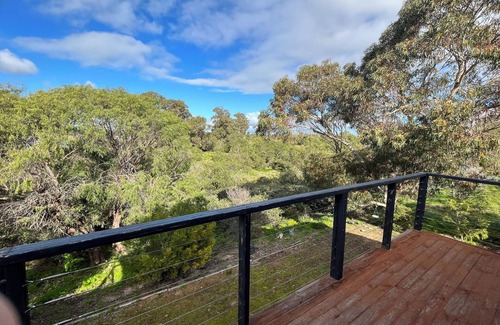 Peppermint Grove Beach House | The Ideal Spot to Relax. Walk to Pristine Beaches, be Surrounded by Nature