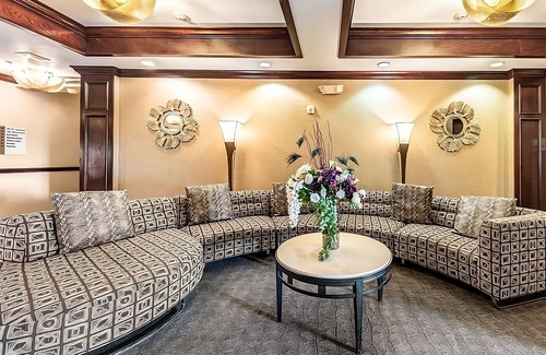 Mineral Wells Hotel | The Ideal Mix of Value, Comfort, and Convenience! Onsite Pool, Free Breakfast