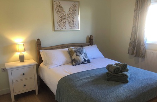 Bury St Edmunds Cabin | The Ideal Weekend Getaway in the Country - Wagtail Lodge