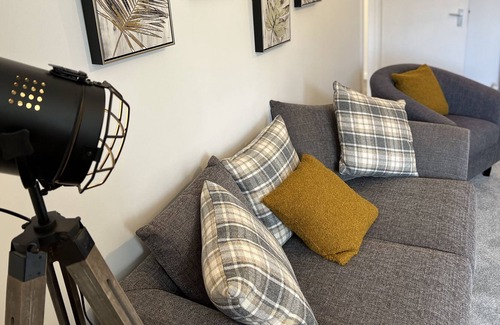 Ilchester Apartment | The Ilchester Suite - 2 Bed - Parking