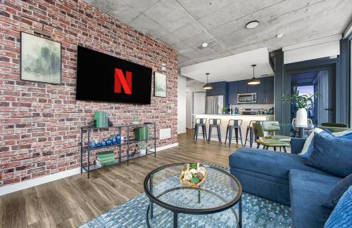 West End Apartment | The Industrial Suite DownTown Nashville