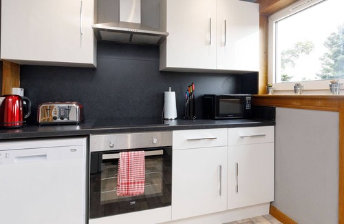 Alloa Apartment | The Inglewood Apartment is a stylish refurbished 1 bedroom serviced apartment