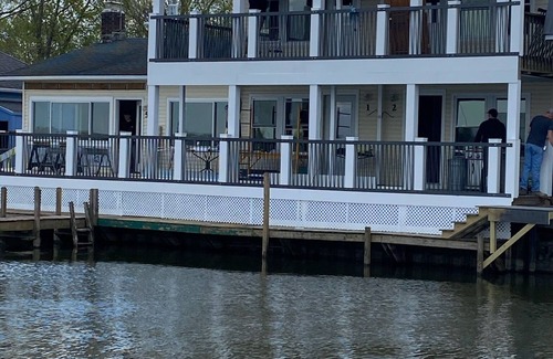 Millersport Apartment | The "Inn" at Buckeye Lake - Unit #3 (Upstairs)
