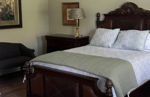 Pittstown Bed & Breakfast | The Inn at Peacefield Farms