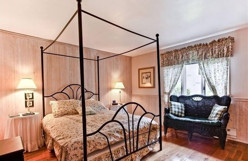 Wilmington Cabin | The Inn at Quail Run - Wilmington, Vermont-Family Reunion 11 BRs 10Ba
