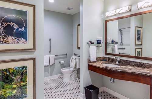 Lake City Hotel | The Inn at the Crossroads