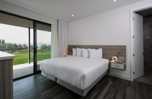 Okanagan-Similkameen Cabin | The Inn at Therapy Vineyards