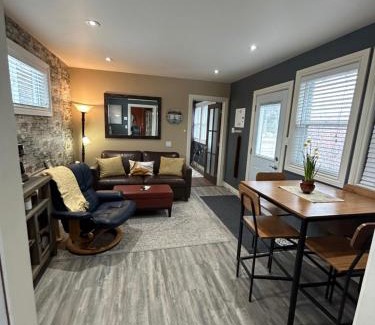 Gravenhurst Bed & Breakfast | The Inn on Bay