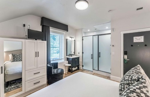 Currie Barracks Hotel | The Inn on Officers' Garden