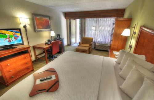 Pigeon Forge Hotel | The Inn On The River