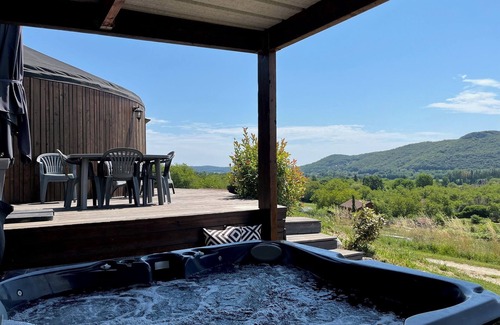 Saint-Vincent-de-Cosse House | The Insolite de charme with Spa and Panorama, near Sarlat!