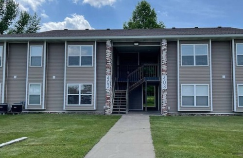 Hamilton Apartment | The Irene - Entire 2 Bedroom Apt in Quilt Town, USA