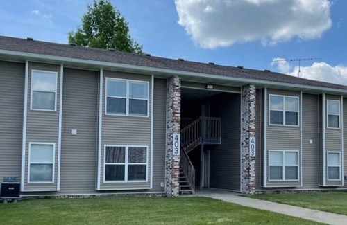 Hamilton Apartment | The Irene - Entire 2 Bedroom Apt in Quilt Town, USA