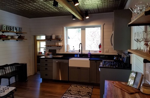 Roslyn House | The Iris House, Historic Downtown Roslyn, WA