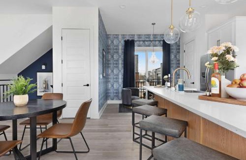 East Nashville House | The Iris - Walk to Dining And Nightlife Plus Rooftop!