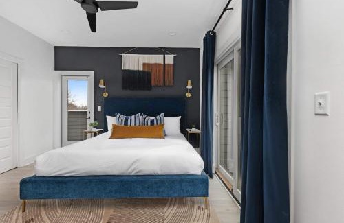 East Nashville House | The Iris - Walk to Dining And Nightlife Plus Rooftop!