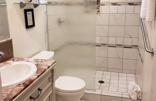 Cottonwood Hotel | The Iron Horse Inn