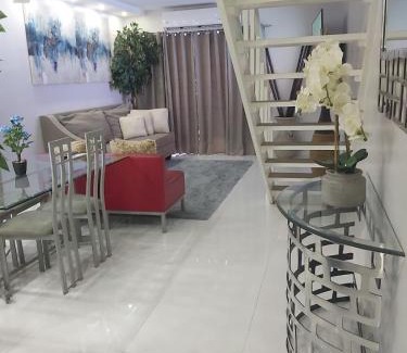 West Gate Hills Apartment | The Island Flat Villa - Near Airport & Beach