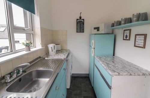 Glaise Bheag Cottage | THE ISLAND'S VIEW, pet friendly in Gortahork, County Donegal