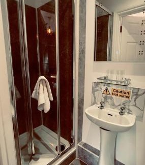 Great Glen Hotel | THE ITALIAN GREYHOUND
