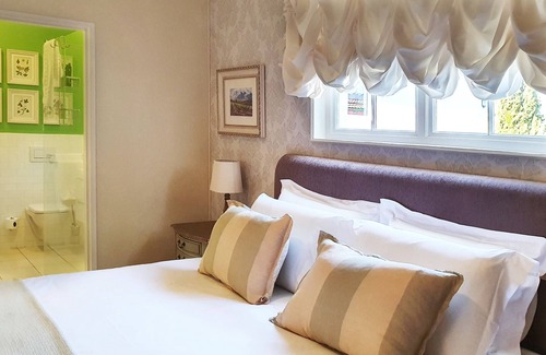 Somerset West Bed & Breakfast | The Ivy Cottage B&B at Villa Adalbert Guest House