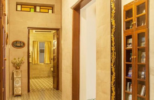 Ballygunge Bed & Breakfast | The Ivy House