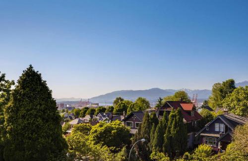 Grandview-Woodland House | The Ivy on Parker Guest House